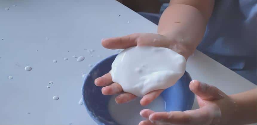 Non-Newtonian expanding liquid bubble solution made from a homemade mixture of water and cornstarch